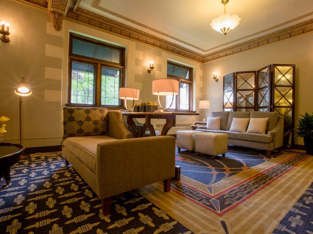 The Plaza Hotel - Milwaukee Exterior photo