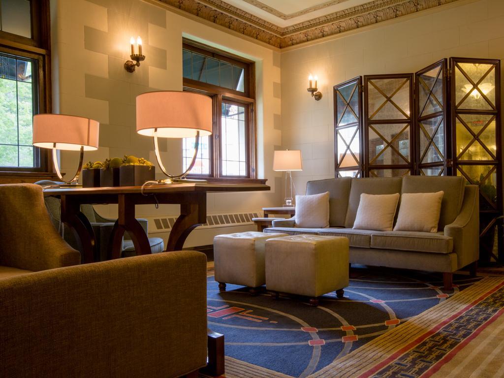 The Plaza Hotel - Milwaukee Exterior photo