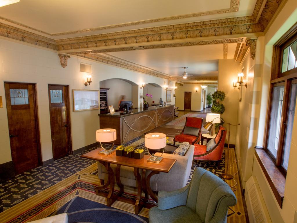 The Plaza Hotel - Milwaukee Exterior photo