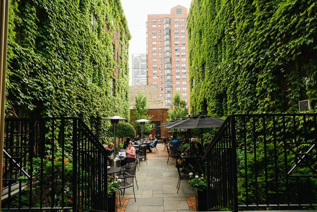 The Plaza Hotel - Milwaukee Exterior photo